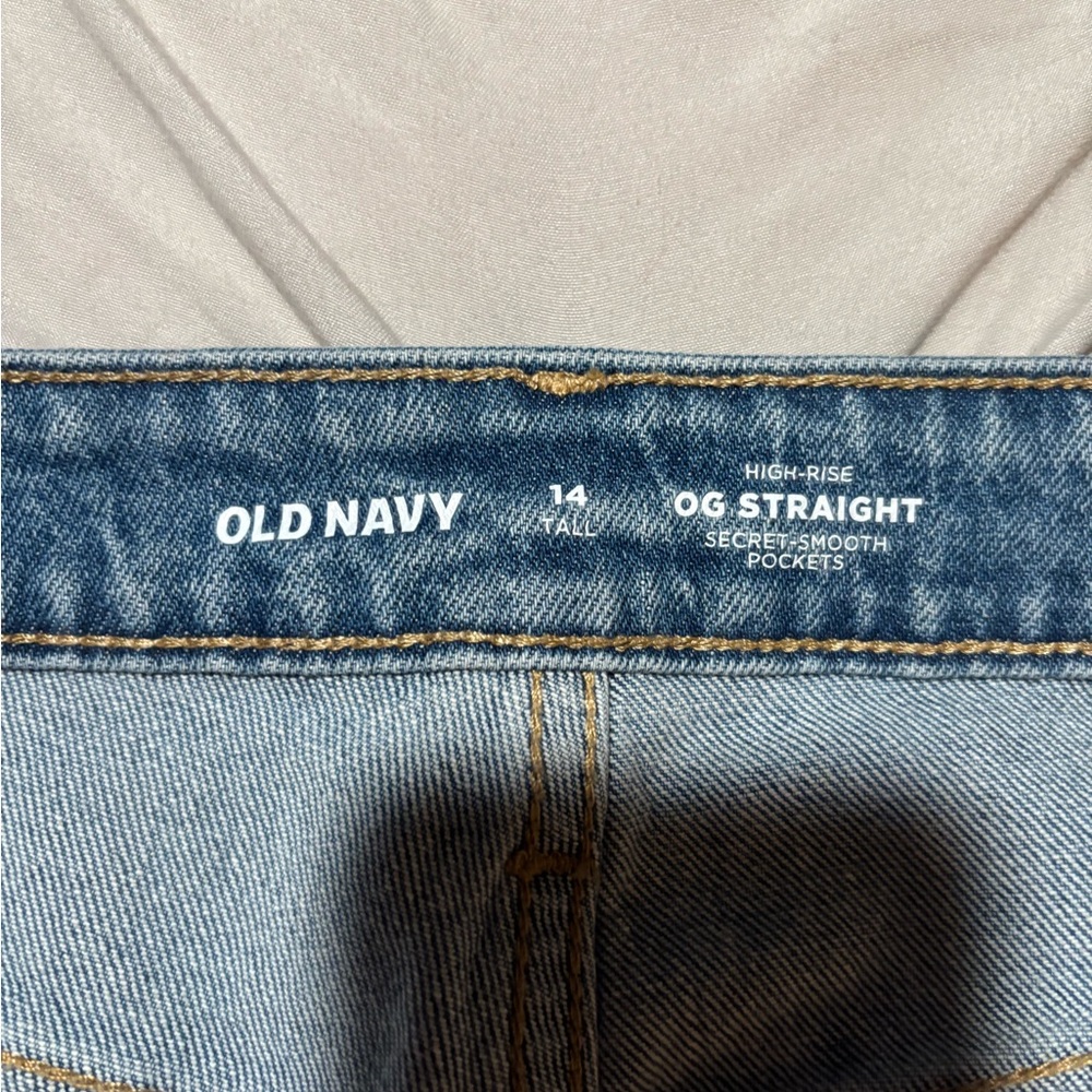 Old Navy Light Blue Straight ladies Jeans - Picture 3 of 6